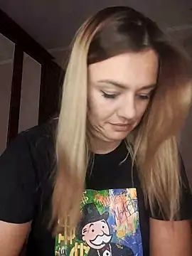 Snapshot of KrissSexi chatting on October 8, 11:58 am KrissSexi online show from October 8, 11:58 am