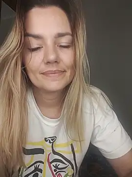 Snapshot of KrissSexi chatting on October 27, 4:46 pm KrissSexi online show from October 27, 4:46 pm