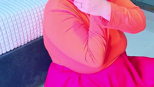 Snapshot of NathaxaLeans chatting on October 17, 11:46 am NathaxaLeans online show from October 17, 11:46 am