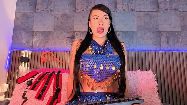 Snapshot of MishaKinki chatting on October 25, 7:54 pm MishaKinki online show from October 25, 7:54 pm