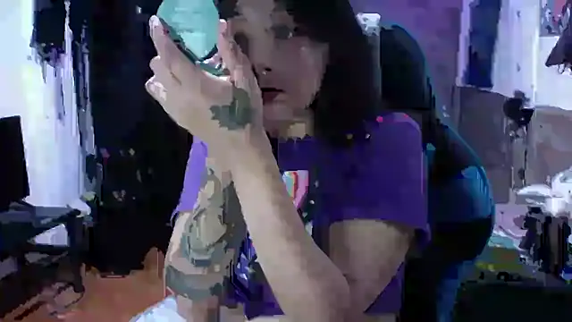 Snapshot of AngelaQueen_ chatting on October 1, 6:02 pm AngelaQueen  online show from October 1, 6:02 pm