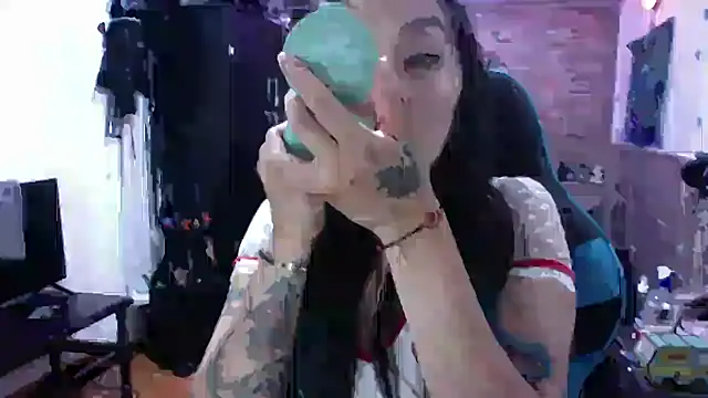 Snapshot of AngelaQueen_ chatting on October 29, 5:37 pm AngelaQueen  online show from October 29, 5:37 pm