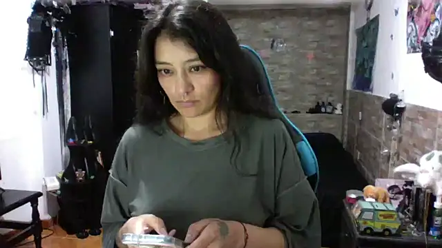 Snapshot of AngelaQueen_ chatting on October 8, 6:23 pm AngelaQueen  online show from October 8, 6:23 pm