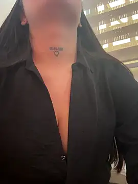 LunaBaker-1 online show from November 20, 8:21 pm