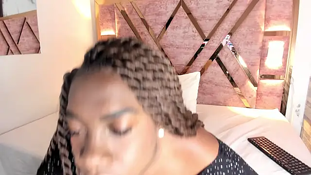 Snapshot of Athenea_Mills chatting on October 8, 11:58 am Athenea Mills online show from October 8, 11:58 am