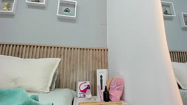 Snapshot of SalommeeT chatting on October 12, 9:39 pm SalommeeT online show from October 12, 9:39 pm