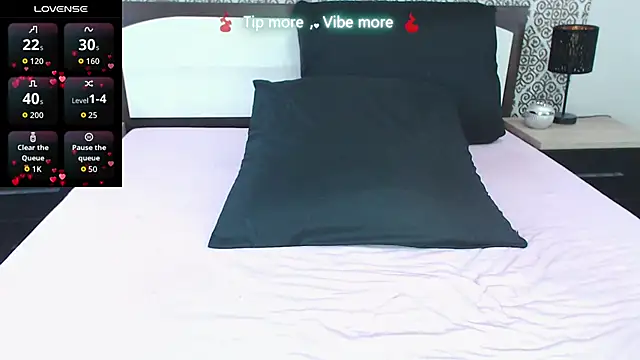 Snapshot of MissMilla chatting on October 26, 6:20 am MissMilla online show from October 26, 6:20 am