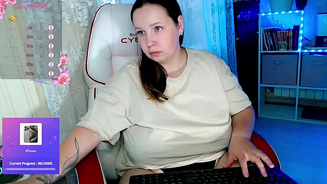 Snapshot of RaideneiX chatting on October 2, 3:00 am RaideneiX online show from October 2, 3:00 am