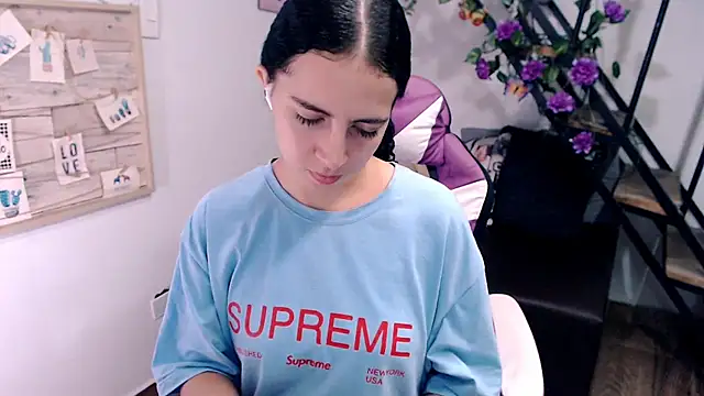 samantha baby  online show from April 10, 5:52 pm