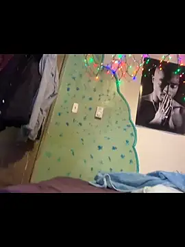 ThICk JuIcEy online show from February 7, 6:28 am