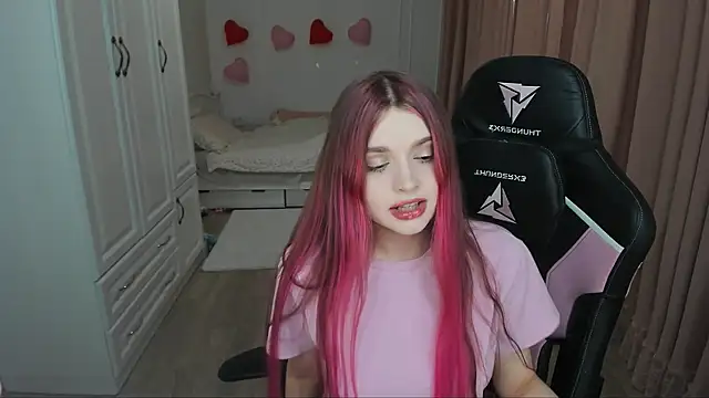 lil cassie online show from April 8, 8:11 pm