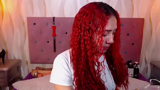 IsabelaLatina online show from February 4, 4:21 pm