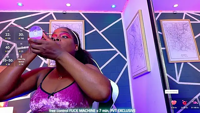 Snapshot of KAROL-SCOTT chatting on October 24, 8:27 pm KAROL-SCOTT online show from October 24, 8:27 pm