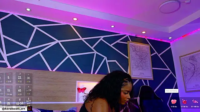 Snapshot of KAROL-SCOTT chatting on October 20, 8:12 pm KAROL-SCOTT online show from October 20, 8:12 pm