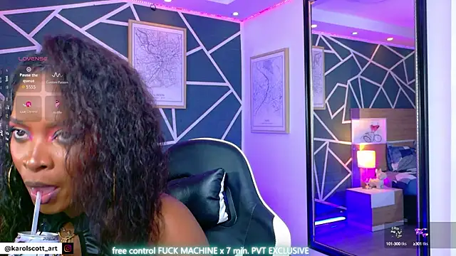 Snapshot of KAROL-SCOTT chatting on October 23, 8:26 pm KAROL-SCOTT online show from October 23, 8:26 pm