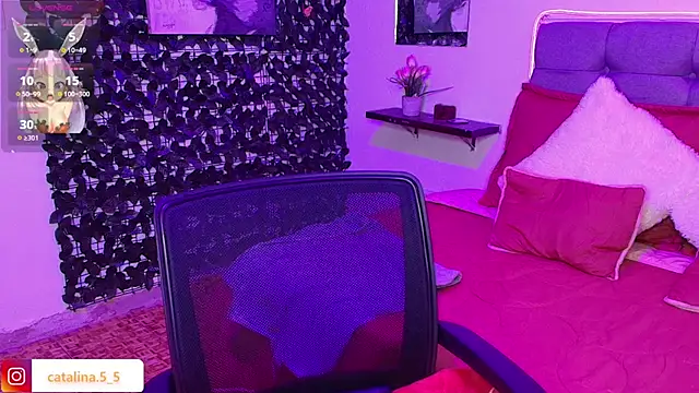 Snapshot of Kata_Bigboobs chatting on September 21, 7:23 pm Kata Bigboobs online show from September 21, 7:23 pm