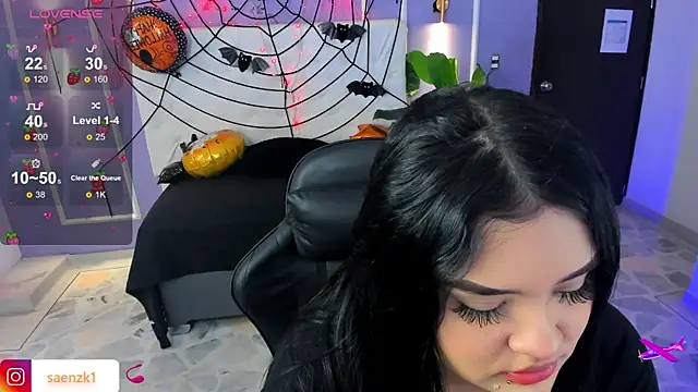 martinasaez online show from October 27, 8:36 pm