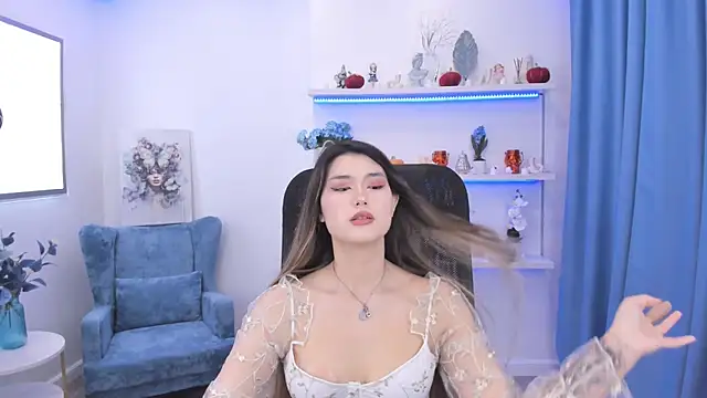 Snapshot of AnneTLi chatting on October 17, 4:37 am AnneTLi online show from October 17, 4:37 am