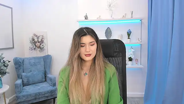 Snapshot of AnneTLi chatting on September 12, 3:29 am AnneTLi online show from September 12, 3:29 am