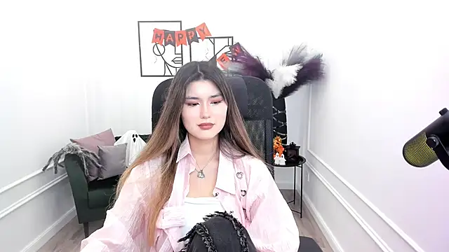 Snapshot of AnneTLi chatting on October 22, 3:33 am AnneTLi online show from October 22, 3:33 am