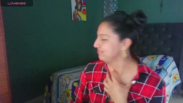 Snapshot of almaswan1 chatting on September 22, 1:53 pm almaswan1 online show from September 22, 1:53 pm