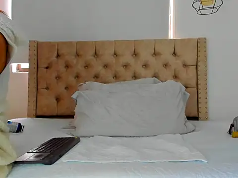 Snapshot of KeryHillson chatting on October 3, 3:06 pm KeryHillson online show from October 3, 3:06 pm