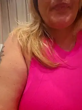 Isabellaa04 online show from March 6, 8:37 pm