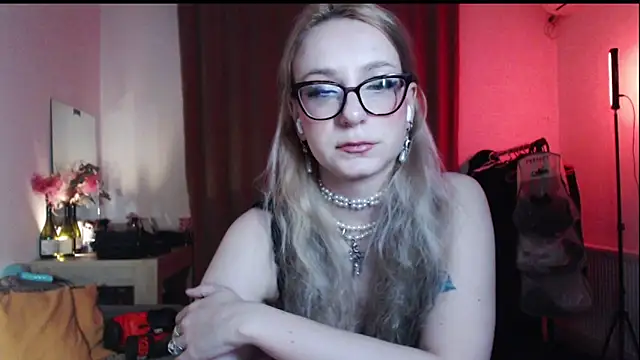 welliza online show from February 2, 11:04 pm