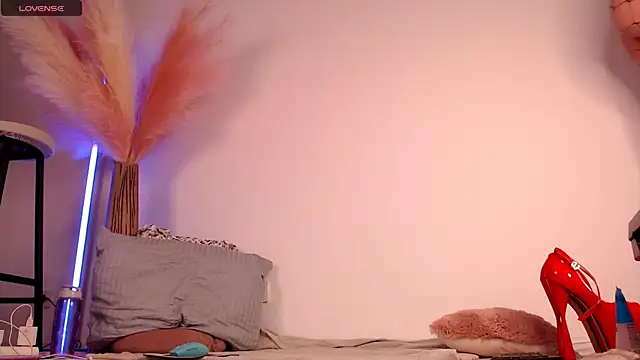 Snapshot of heyleybbgirl chatting on October 29, 7:05 pm heyleybbgirl online show from October 29, 7:05 pm