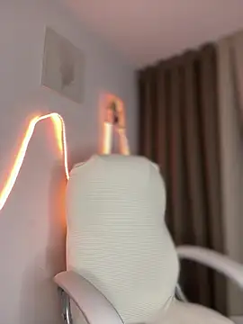 Merloth online show from February 25, 1:59 am