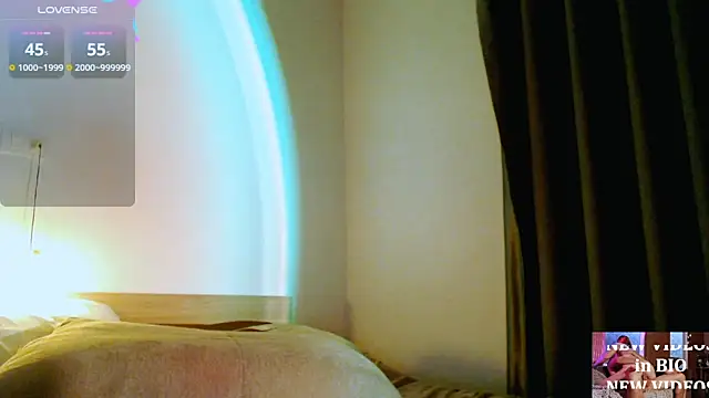 Cassie Wild online show from November 22, 1:36 pm