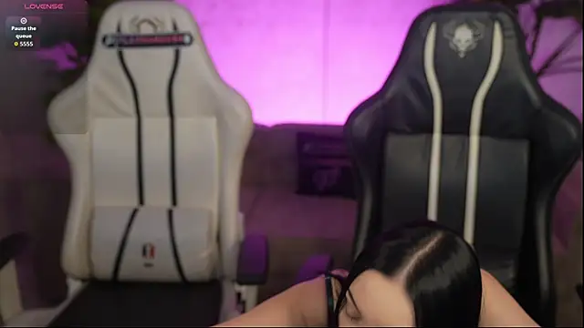 Jasmine Flow online show from April 1, 7:53 am