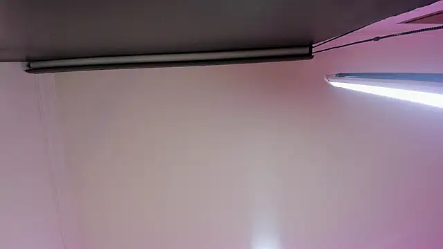 nalalye cruzz  online show from March 4, 2:40 am