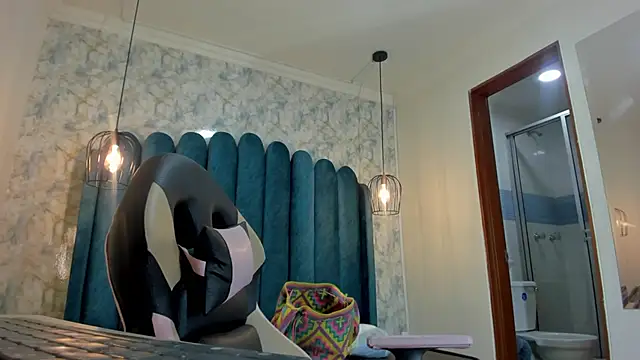 Snapshot of nalalye_cruzz_ chatting on October 9, 2:59 am nalalye cruzz online show from October 9, 2:59 am