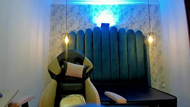 Snapshot of nalalye_cruzz_ chatting on October 31, 3:30 am nalalye cruzz online show from October 31, 3:30 am