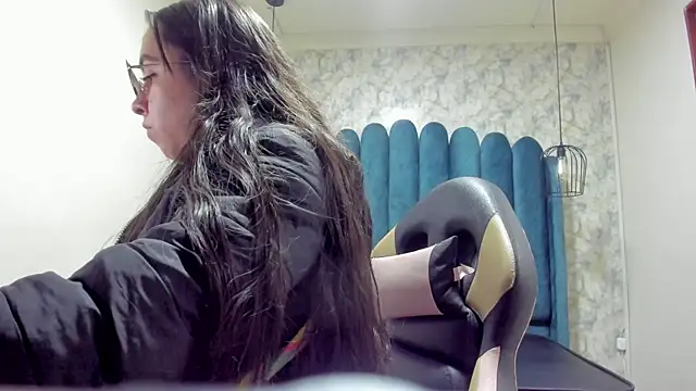 Snapshot of nalalye_cruzz_ chatting on October 12, 1:08 am nalalye cruzz online show from October 12, 1:08 am