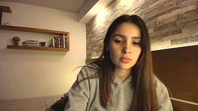 alicewilloww online show from October 15, 11:40 pm