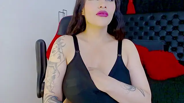 misslombana online show from November 18, 7:20 am