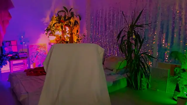 poli   online show from September 22, 7:45 pm