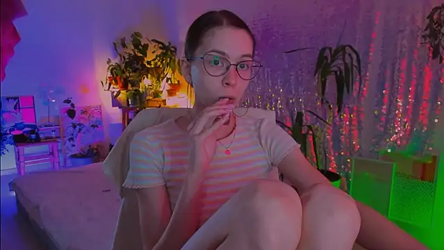 poli   online show from March 12, 10:18 am