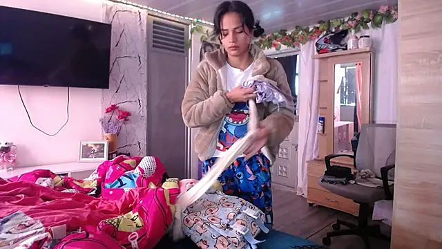 Samara Beltran online show from September 16, 11:40 am