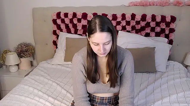 MollyBrams online show from April 6, 12:28 pm