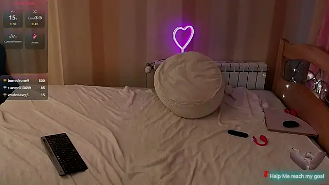 Snapshot of Redhead_Shark_new chatting on October 20, 1:36 pm Redhead Shark new online show from October 20, 1:36 pm