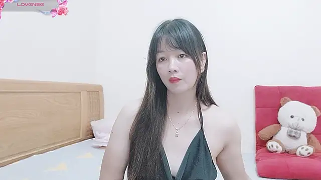 Holygirlsweet777 online show from September 18, 2:21 am