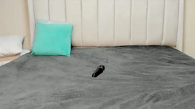  heavenlysent online show from February 3, 2:10 am