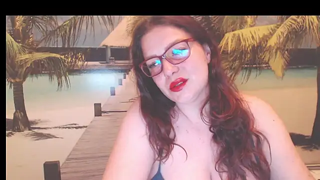 Queen  Natasha online show from June 18, 9:30 pm