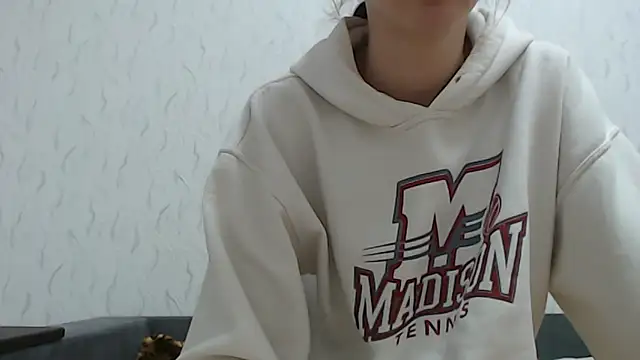 HoneyWiles online show from January 14, 2:33 pm