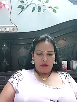 Poojabhabi101 online show from October 27, 7:04 am