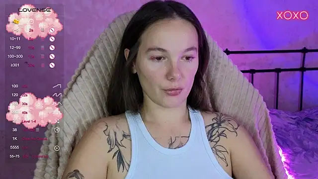 lil luna x online show from October 13, 10:45 pm