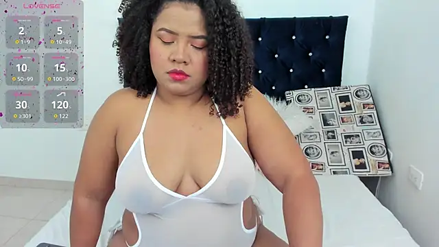 Snapshot of Alessia_kaun chatting on October 14, 11:29 pm Alessia kaun online show from October 14, 11:29 pm